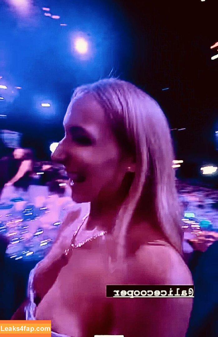 Nikki Glaser / nikkiglaser слитое фото фото #0050