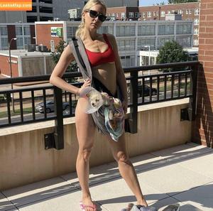 Nikki Glaser фото #0042
