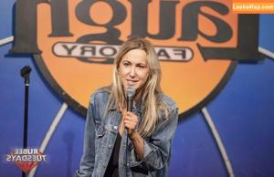 Nikki Glaser photo #0094