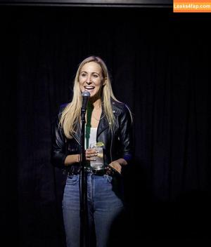 Nikki Glaser photo #0098