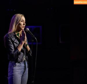 Nikki Glaser photo #0102