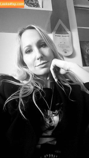 Nikki Glaser photo #0111