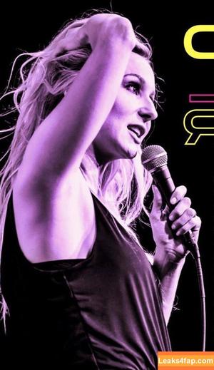 Nikki Glaser photo #0119