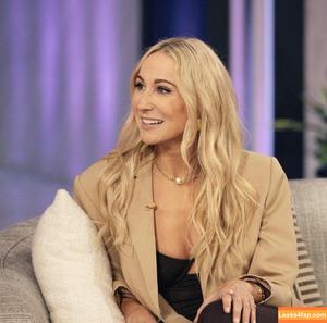 Nikki Glaser photo #0120