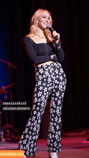 Nikki Glaser photo #0150