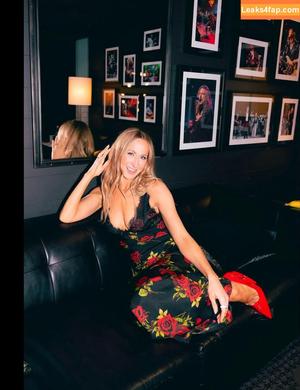 Nikki Glaser photo #0312