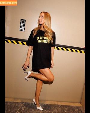 Nikki Glaser photo #0413