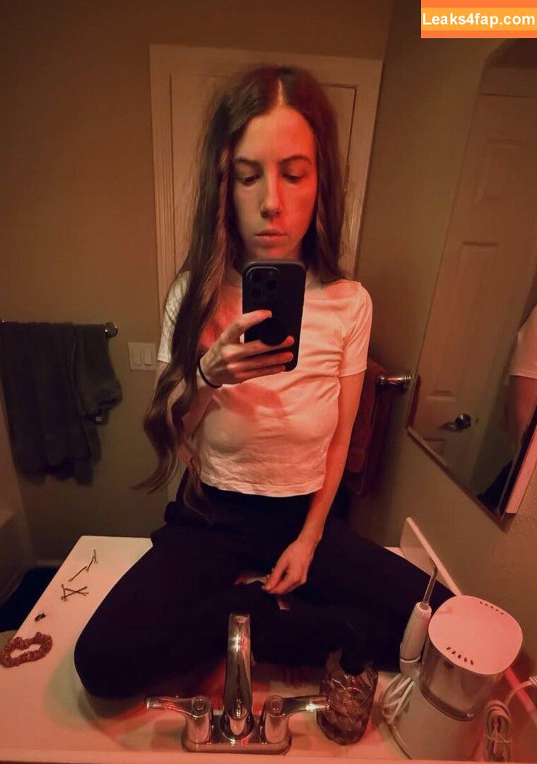 Nikki Osborne / nikkiosborneofficial / ohhelloitsnikki / ohitsnikki / thebushblonde leaked photo photo #0036