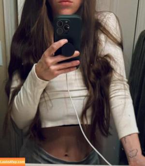 Nikki Osborne photo #0033