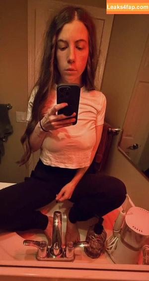 Nikki Osborne photo #0037