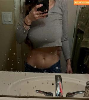 Nikki Osborne photo #0038