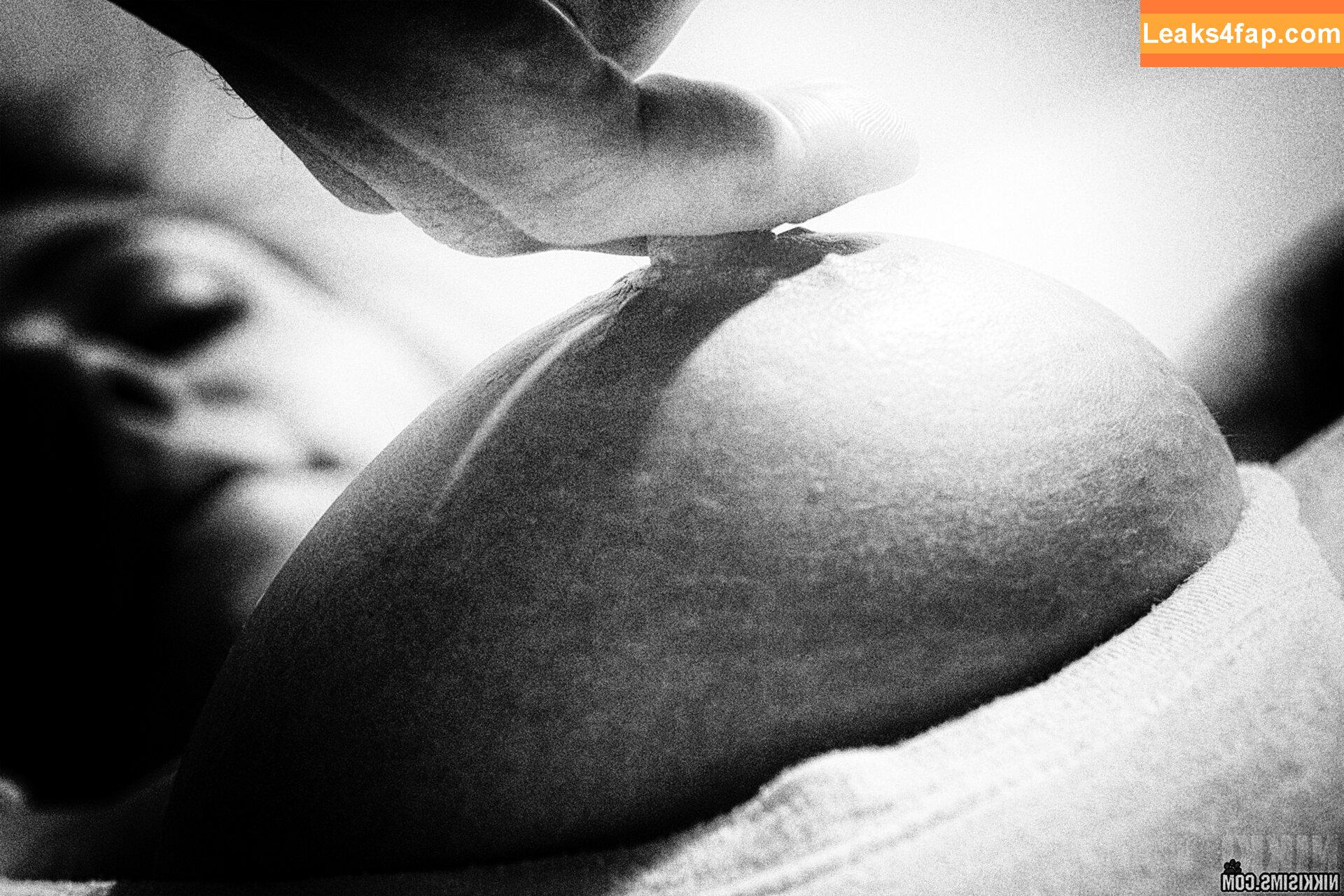 Nikki Sims / NextDoorNikki / https: / nikki.sims.official слитое фото фото #0220