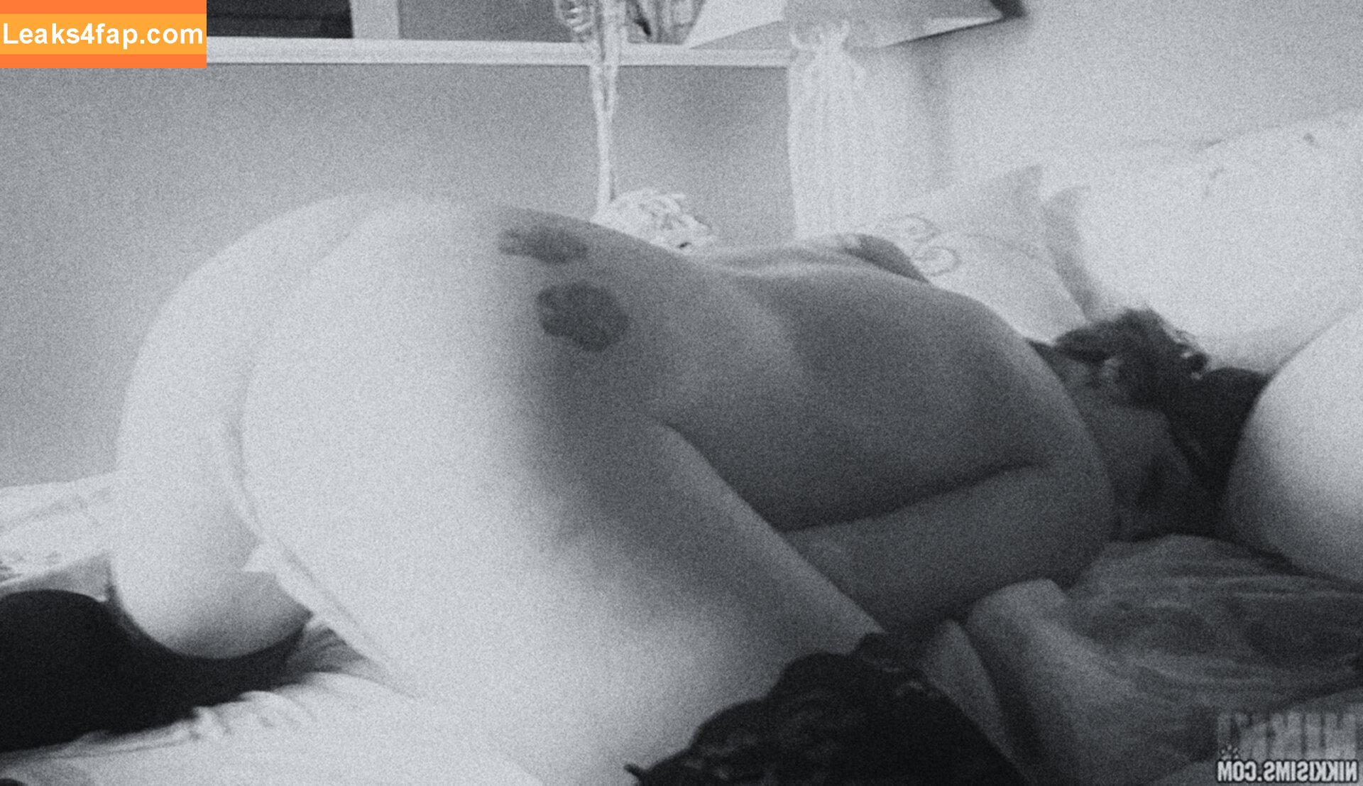 Nikki Sims / NextDoorNikki / https: / nikki.sims.official слитое фото фото #0238