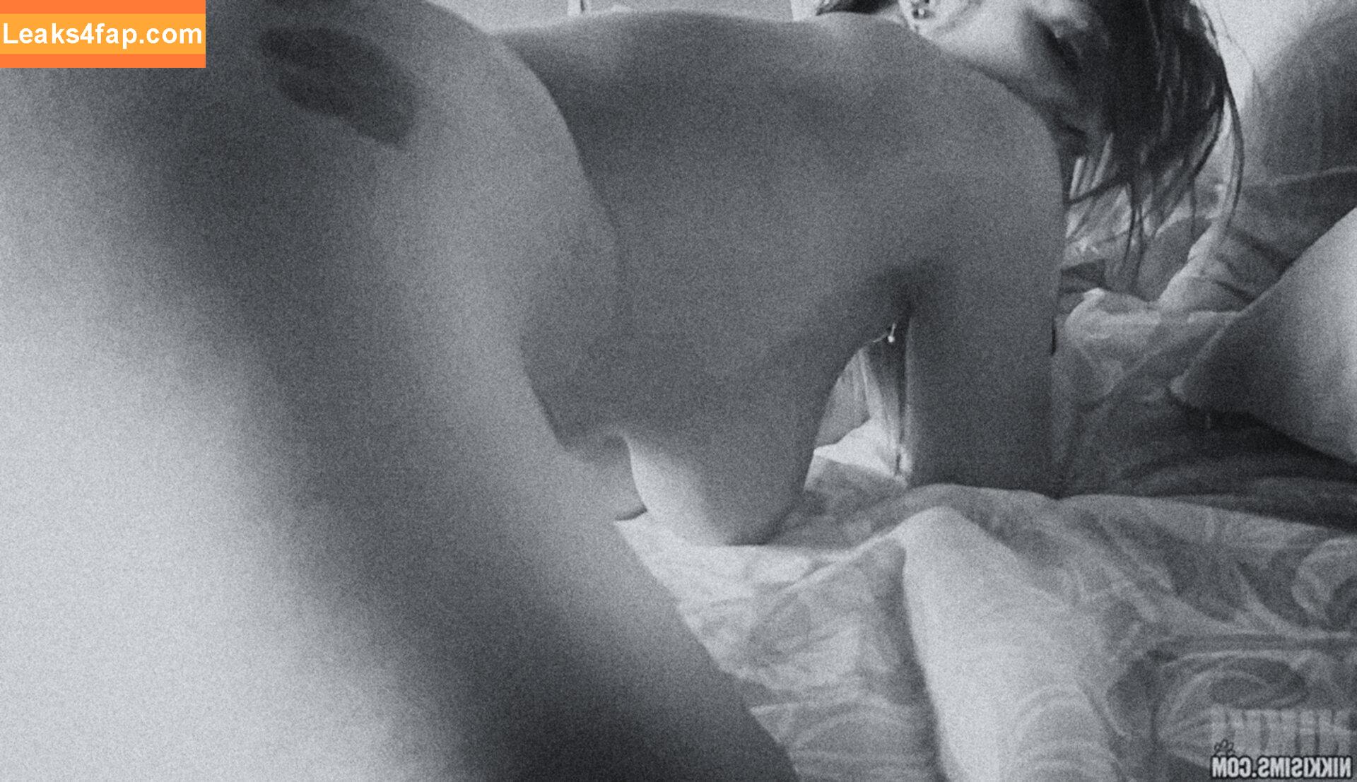 Nikki Sims / NextDoorNikki / https: / nikki.sims.official слитое фото фото #0241