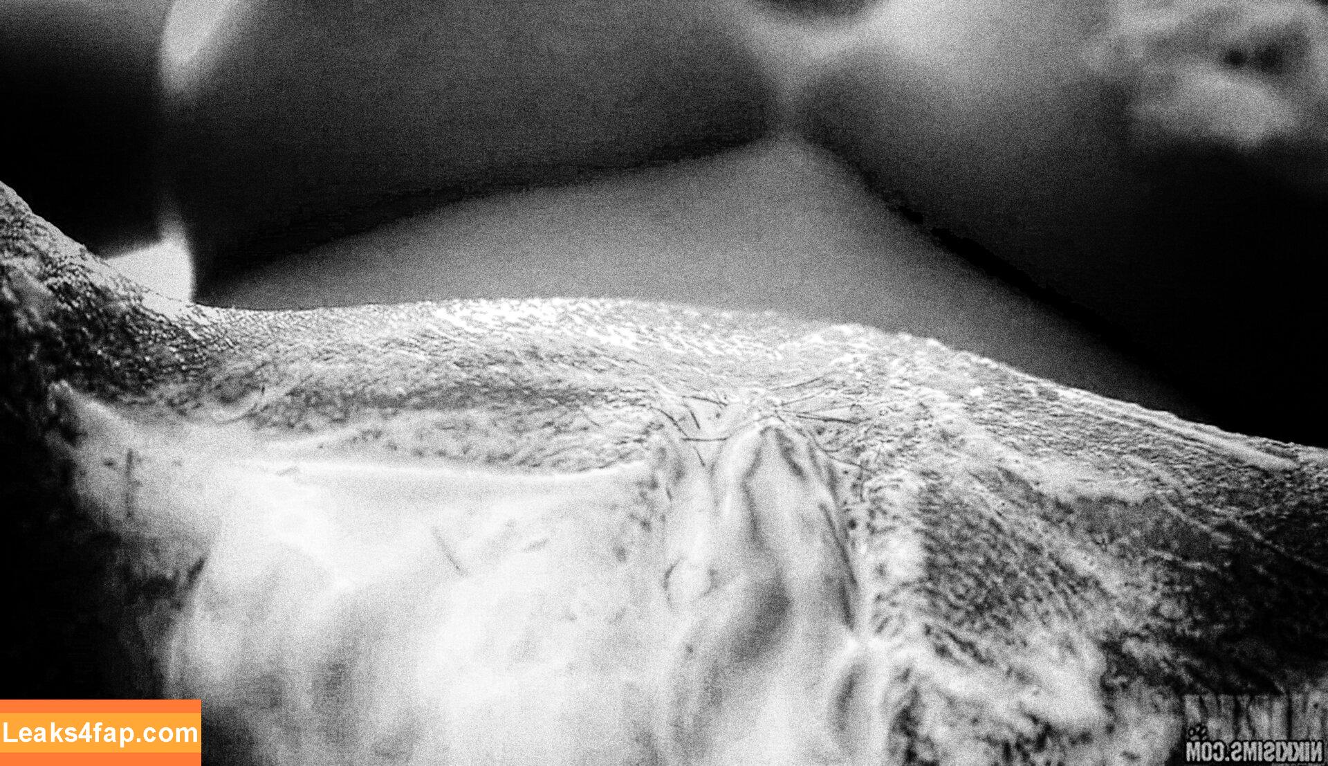 Nikki Sims / NextDoorNikki / https: / nikki.sims.official слитое фото фото #0243