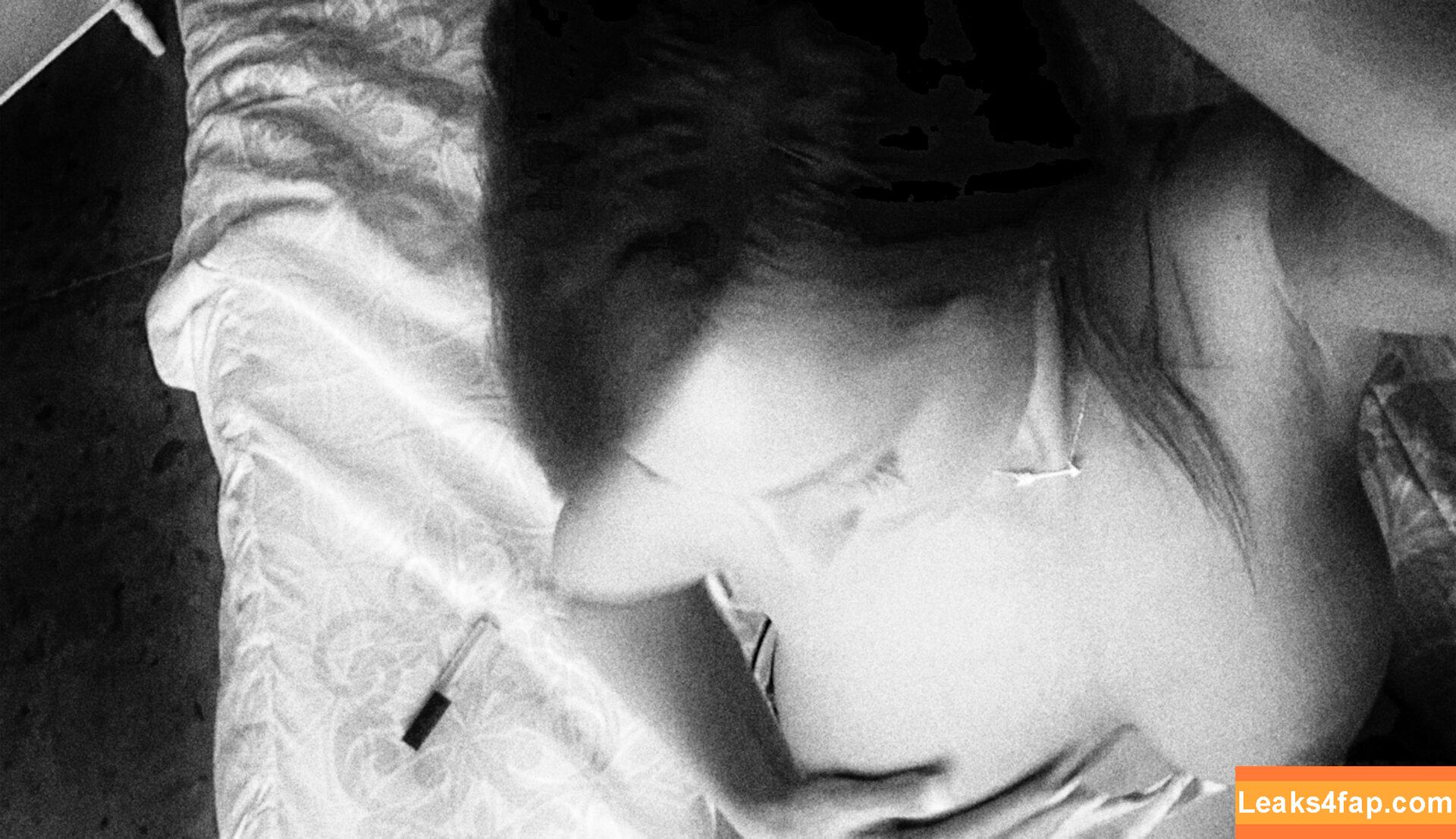 Nikki Sims / NextDoorNikki / https: / nikki.sims.official слитое фото фото #0247