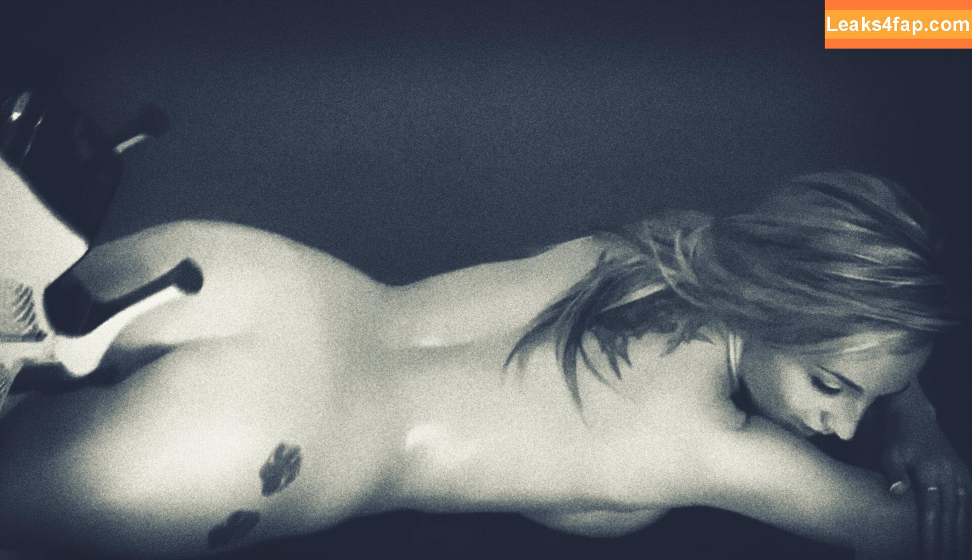 Nikki Sims / NextDoorNikki / https: / nikki.sims.official leaked photo photo #0256