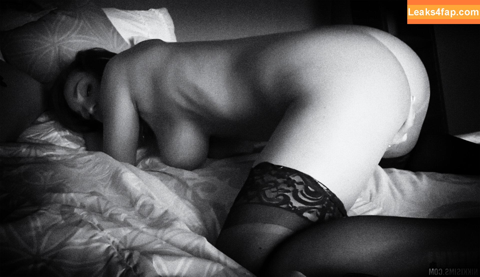 Nikki Sims / NextDoorNikki / https: / nikki.sims.official слитое фото фото #0268