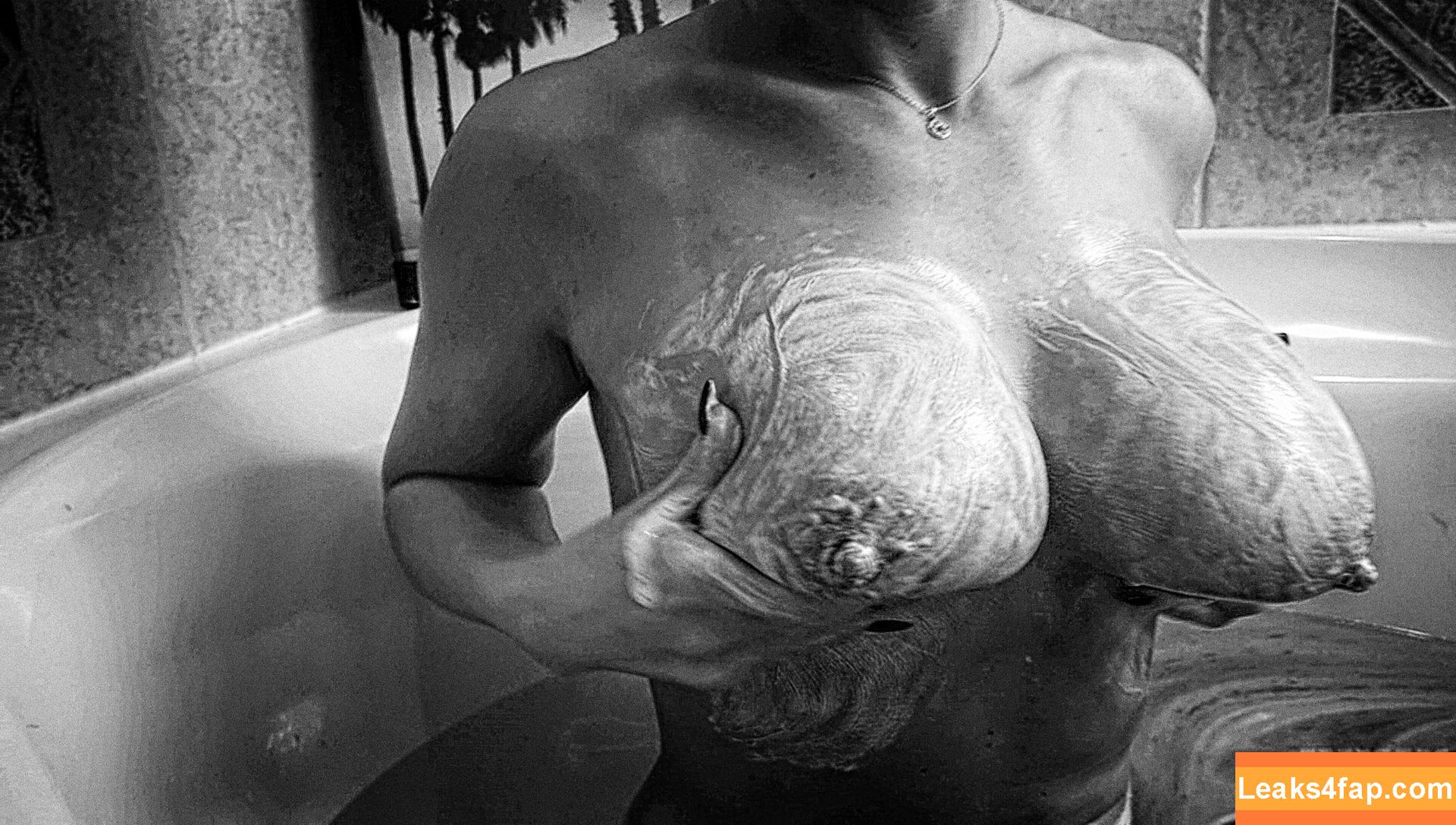 Nikki Sims / NextDoorNikki / https: / nikki.sims.official слитое фото фото #0270