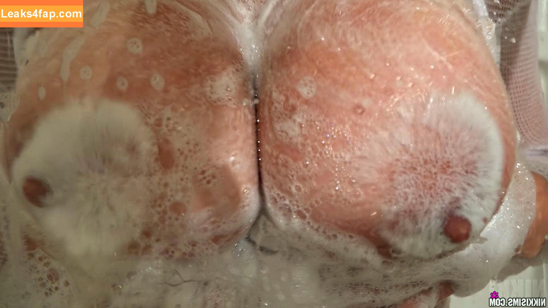 Nikki Sims / NextDoorNikki / https: / nikki.sims.official слитое фото фото #0313