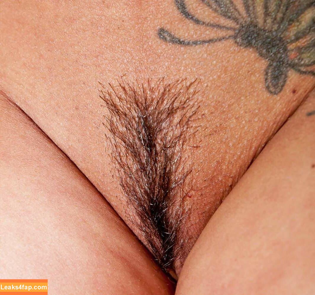 Nikki Sims / NextDoorNikki / https: / nikki.sims.official leaked photo photo #0741