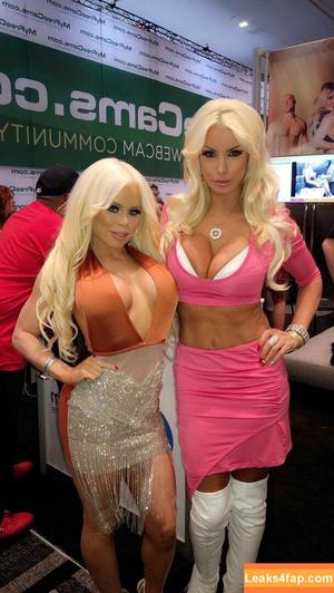 nikkidelano photo #0014