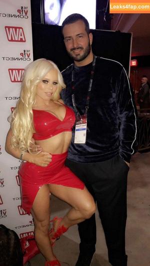 nikkidelano photo #0019