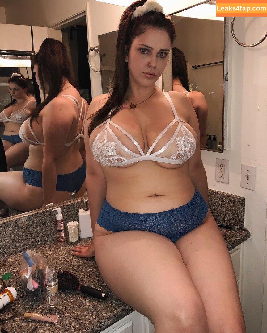nikkimichay / https: leaked photo photo #0035