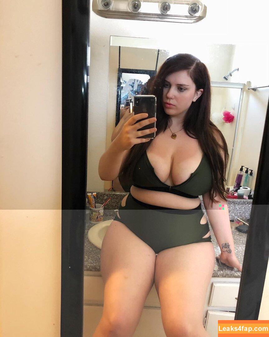 nikkimichay / https: leaked photo photo #0039