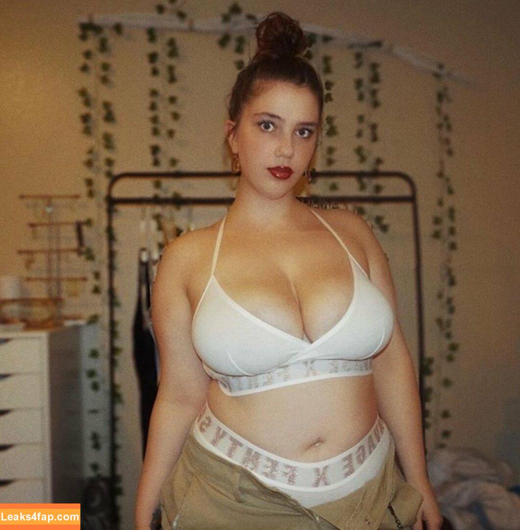 nikkimichay / https: leaked photo photo #0082