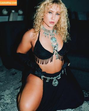 Nikkita Lyons photo #0634