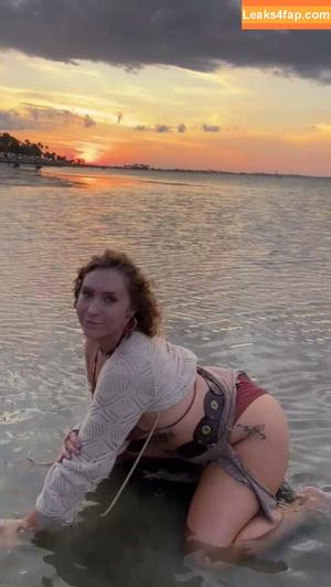 Nikkita Lyons photo #0825