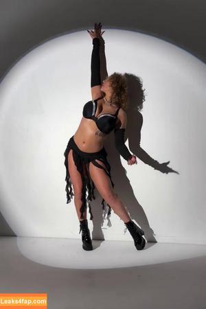 Nikkita Lyons photo #0891