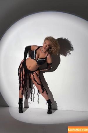 Nikkita Lyons photo #0896