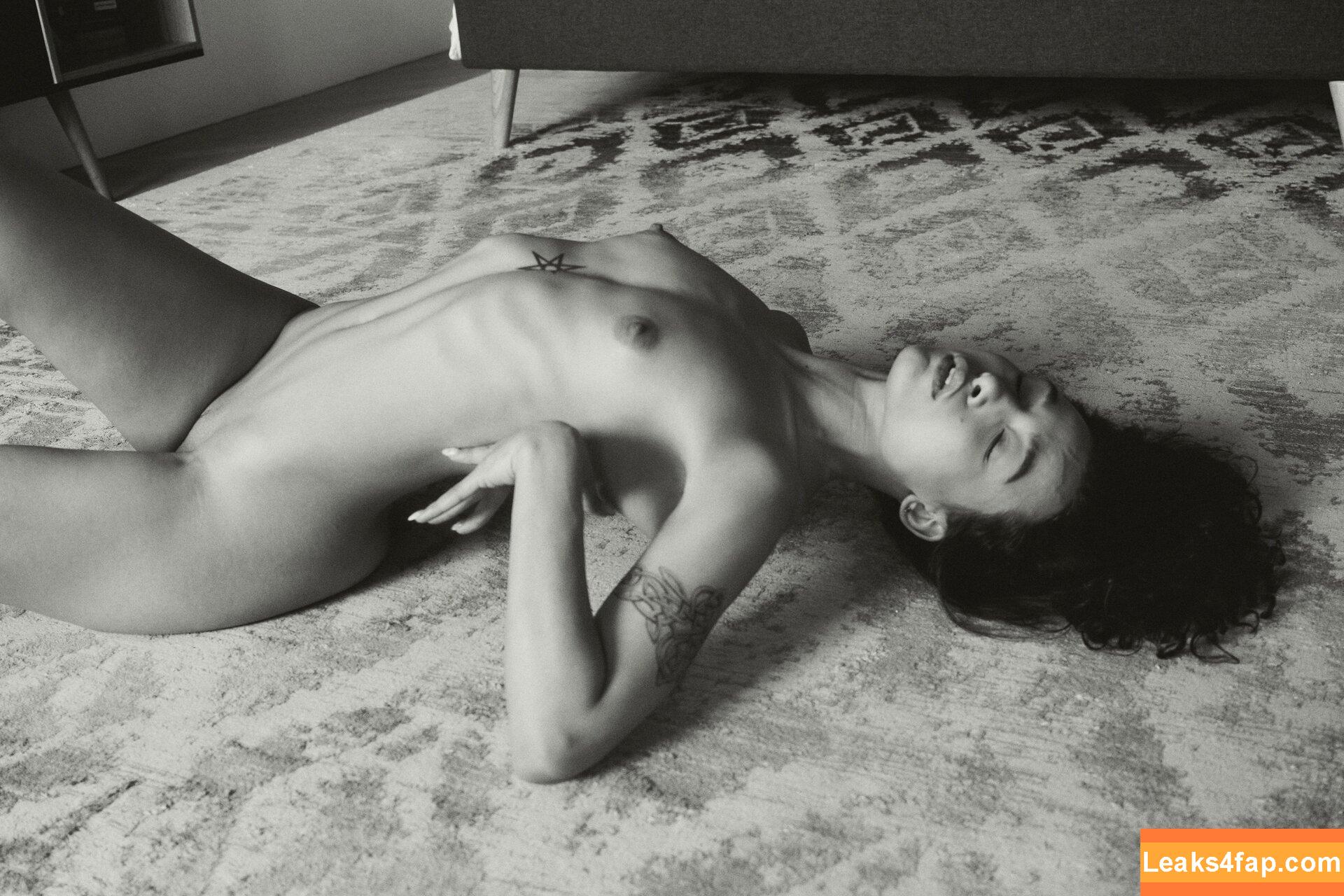 Nikol Beylik / Lily Hayjes / Wandaweb / nikolxxnikol / pronixyy leaked photo photo #0327