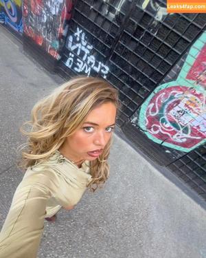 Nilufer Yanya photo #0002