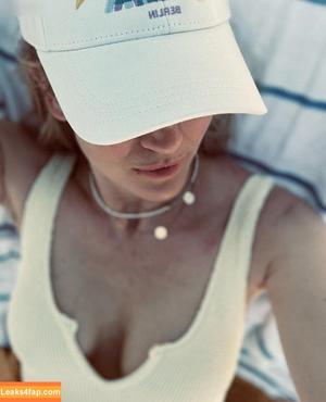 Nina Bott photo #0045