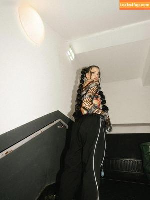 Nina Chuba photo #0051