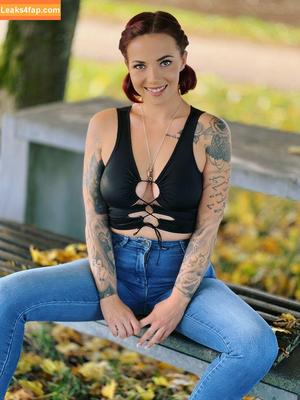 Nina Devil photo #0155