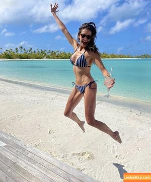 Nina Dobrev photo #0811