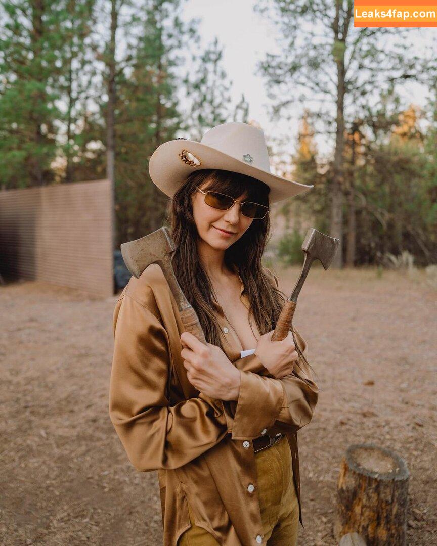 Nina Dobrev / nina leaked photo photo #1035