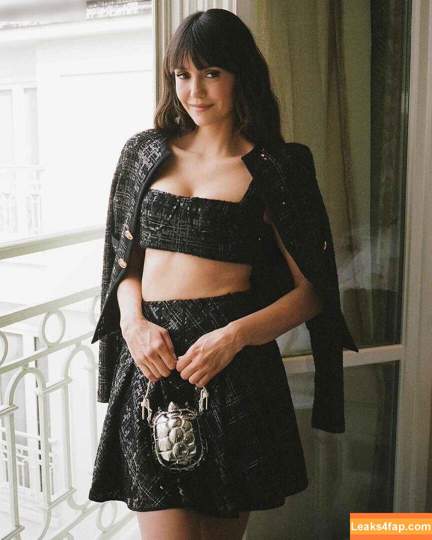 Nina Dobrev / nina leaked photo photo #1083