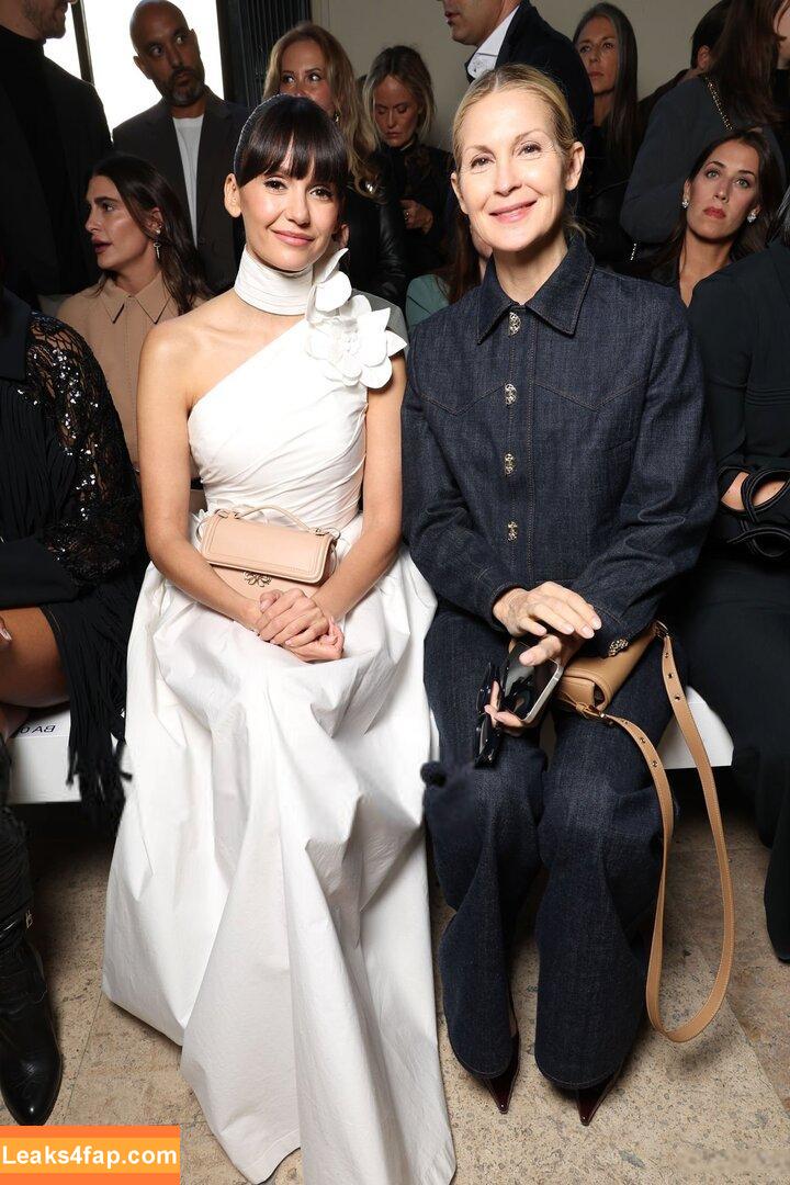 Nina Dobrev / nina leaked photo photo #1093