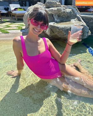 Nina Dobrev photo #1002