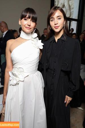 Nina Dobrev photo #1098