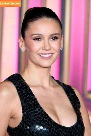 Nina Dobrev фото #1558