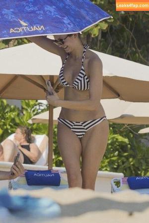 Nina Dobrev photo #1626