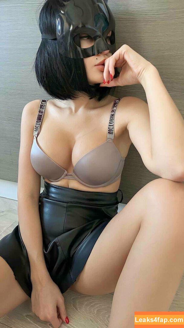 ninakhalifa / nina.khalifa_ слитое фото фото #0125