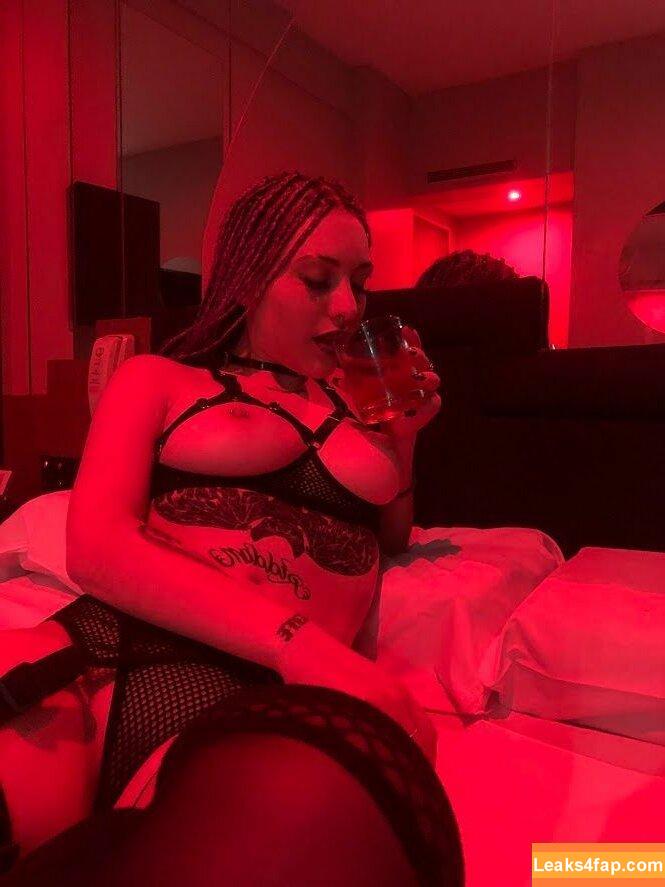 _ninaspurs_ / Putx_caprichosx / arianas.2.0 / itsmekiraperez leaked photo photo #0026