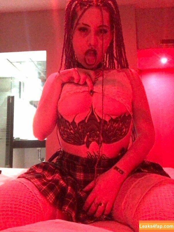 _ninaspurs_ / Putx_caprichosx / arianas.2.0 / itsmekiraperez leaked photo photo #0034